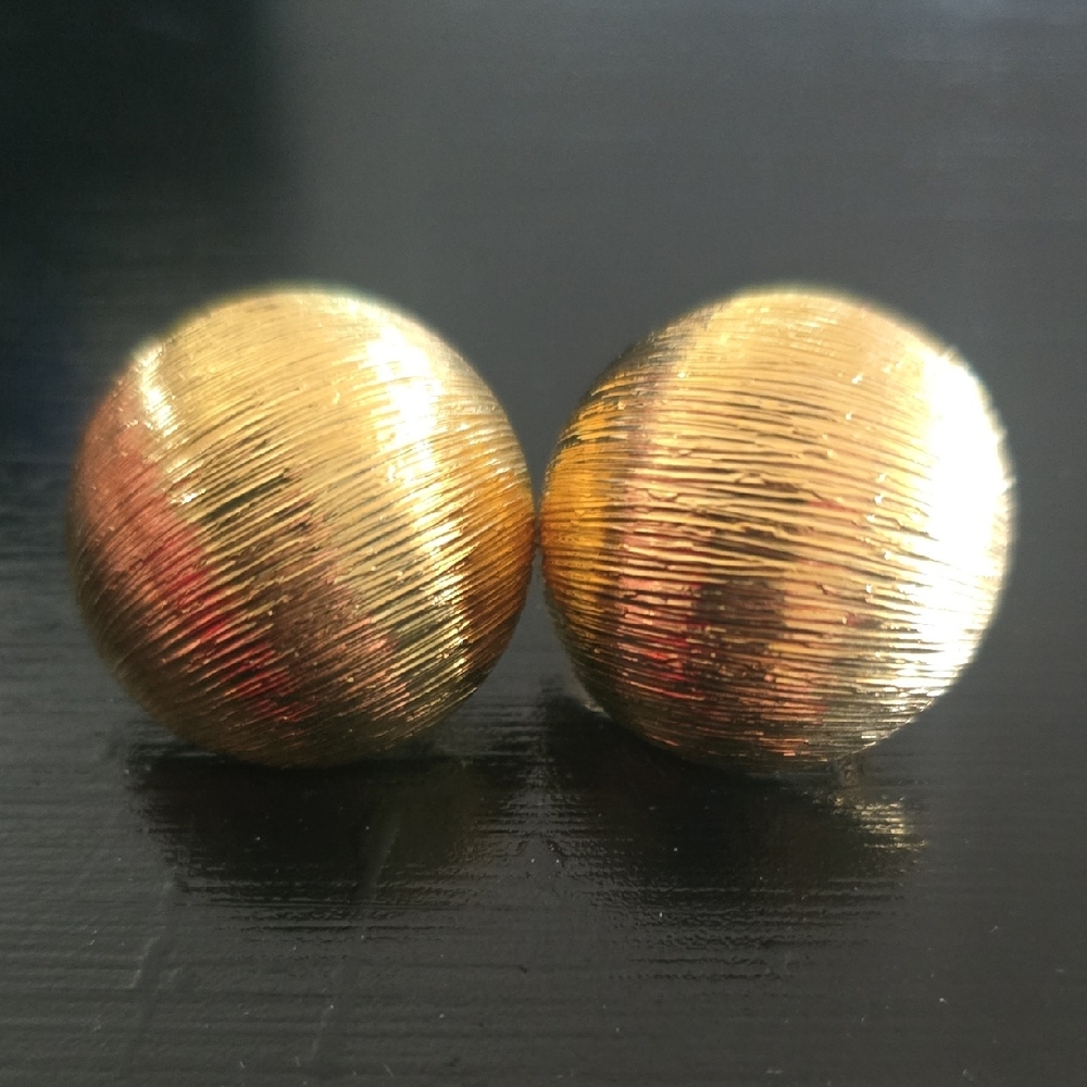 Gold Textured Round Earrings